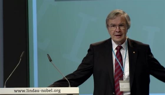 Theodor Hänsch (2013) - What Can We Do with Laser Frequency Combs?