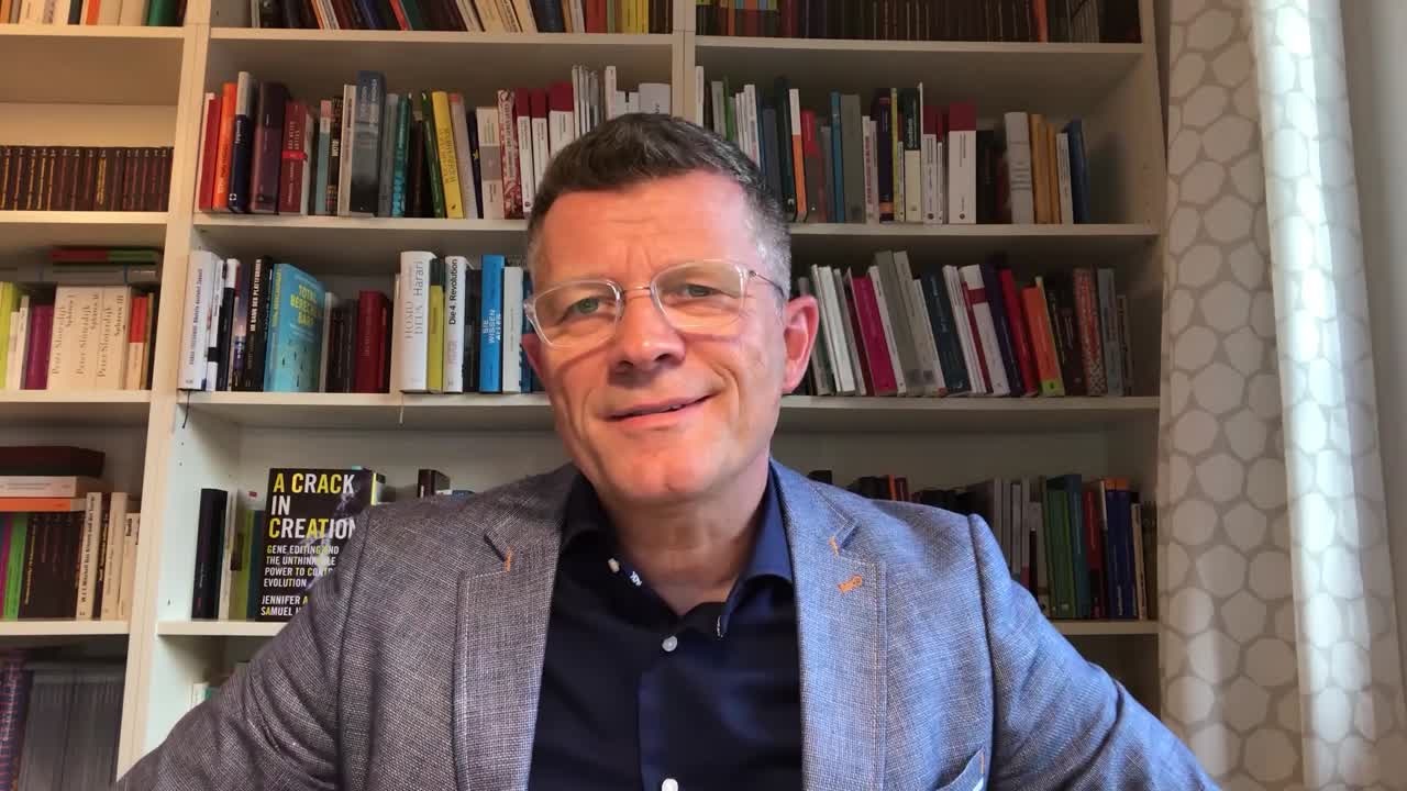 Ethics and Gene-Editing Techniques (2018) - Peter Dabrock shares his ethical considerations on the risks and chances of gene-editing techniques on the occasion of the #LINO18 science breakfast on gene modification. 