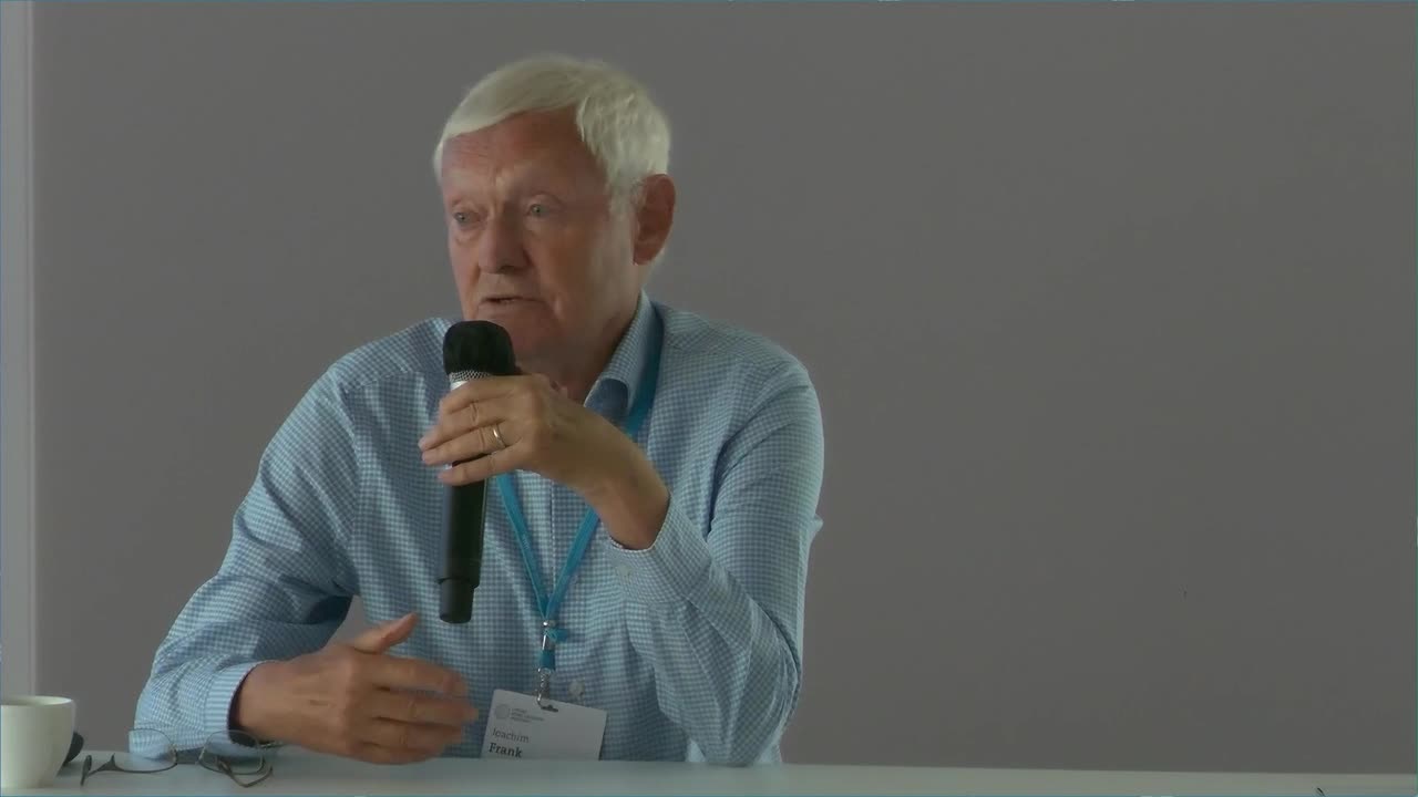 Biological Molecules Captured in Motion by Cryo-EM (2022) - Joachim Frank; Moderator: Valeria Nicolosi 