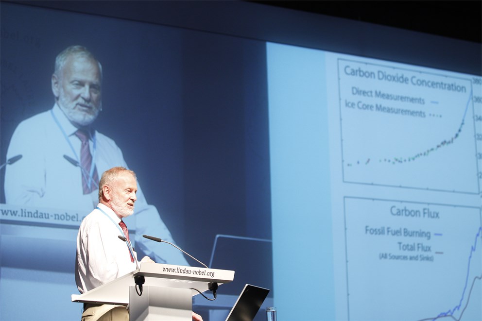 Lecture: "Photosynthesis, Biomass, Biofuels: Conversion Efficiencies and Consequences" by Hartmut Michel (Laureate Chemistry, 1988)