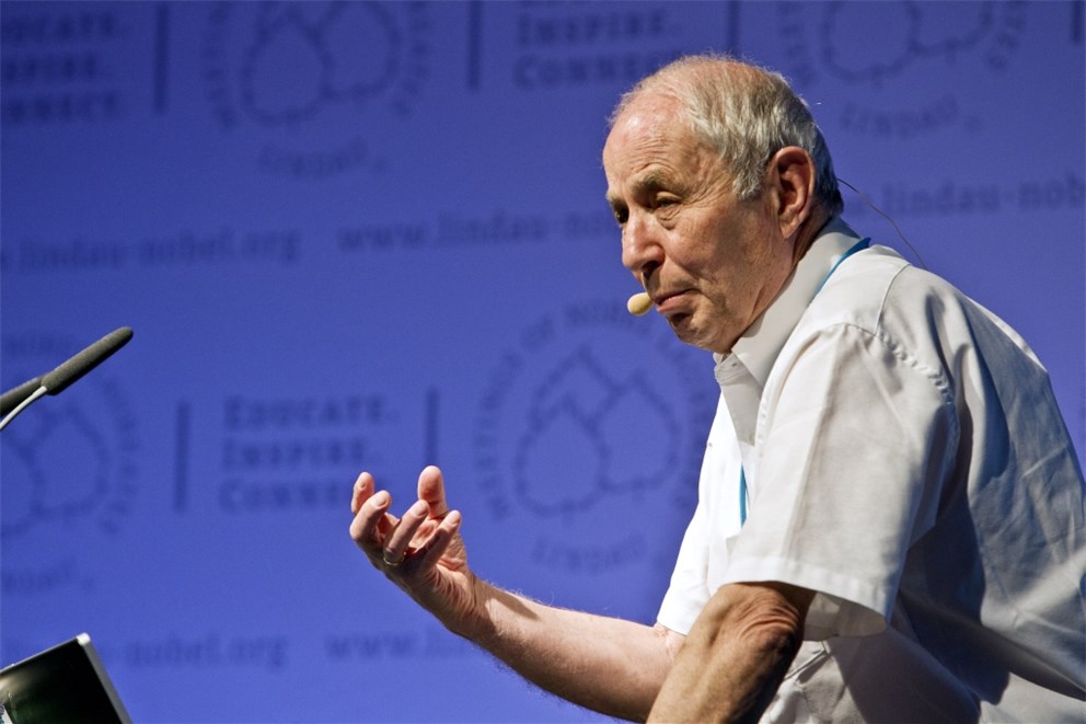 Nobel Laureate Avram Hershko lecturing on the role of the ubiquitin system in health and disease