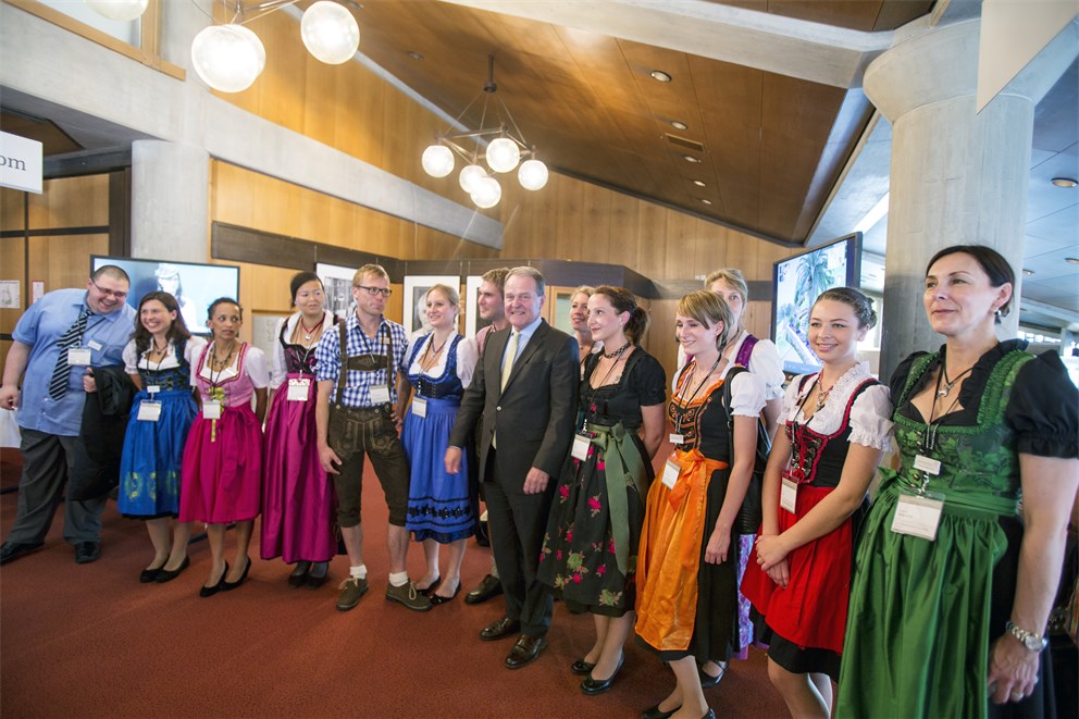 State Minister Dr. Wolfgang Heubisch attending the Bavarian Evening.