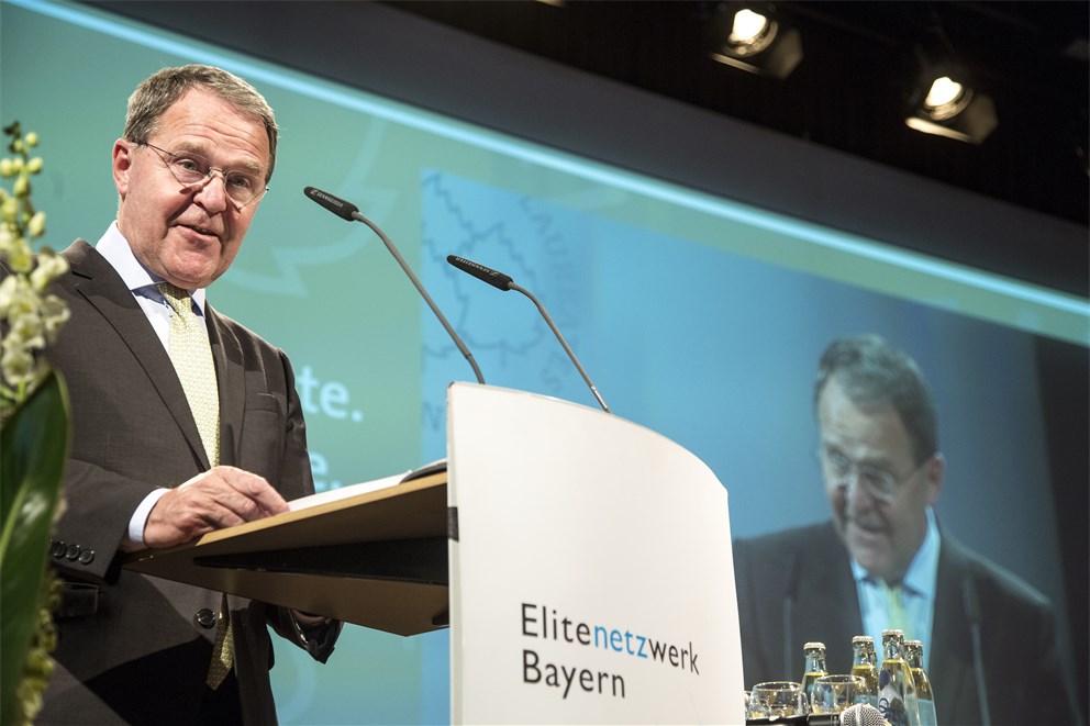 Dr. Wolfgang Heubisch, Bavarian State Minister of Sciences, Research and the Arts, delivering his speech at the Bavarian Evening.