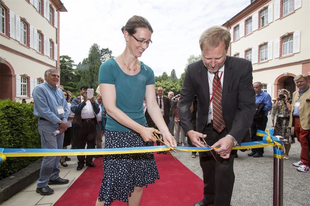 Countess Bettina Bernadotte opening the exhibition "Sketches of Science" on the Isle of Mainau.