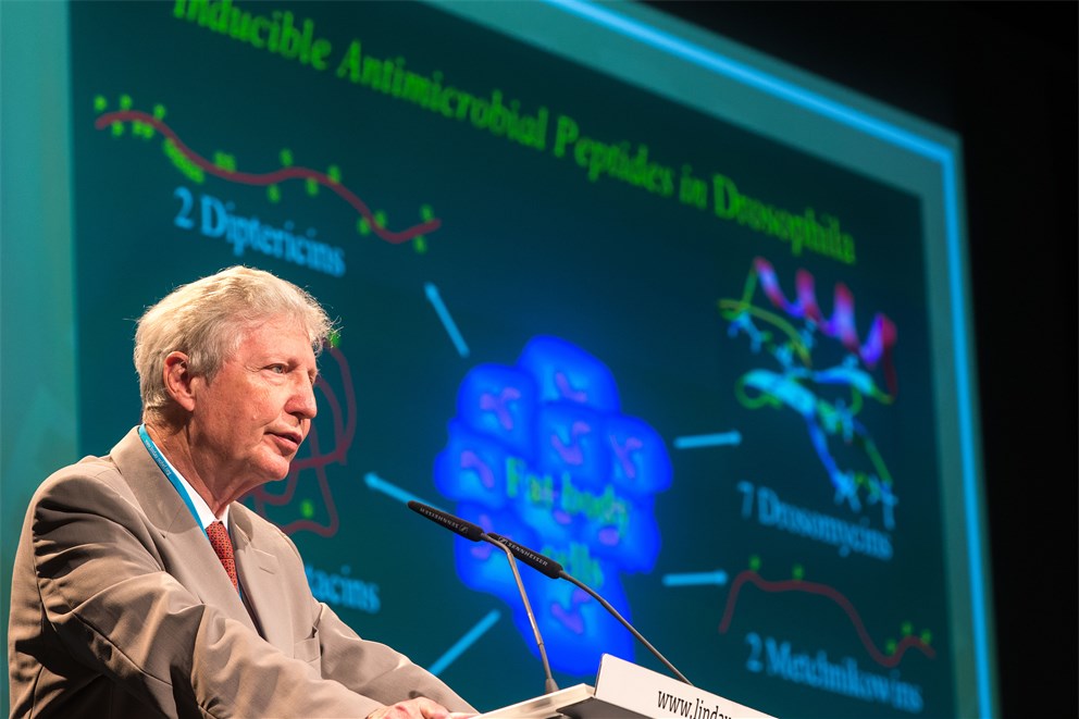 Jules Hoffmann holding his lecture "Innate Immunity: From Flies to Humans" at the 64th Meeting.