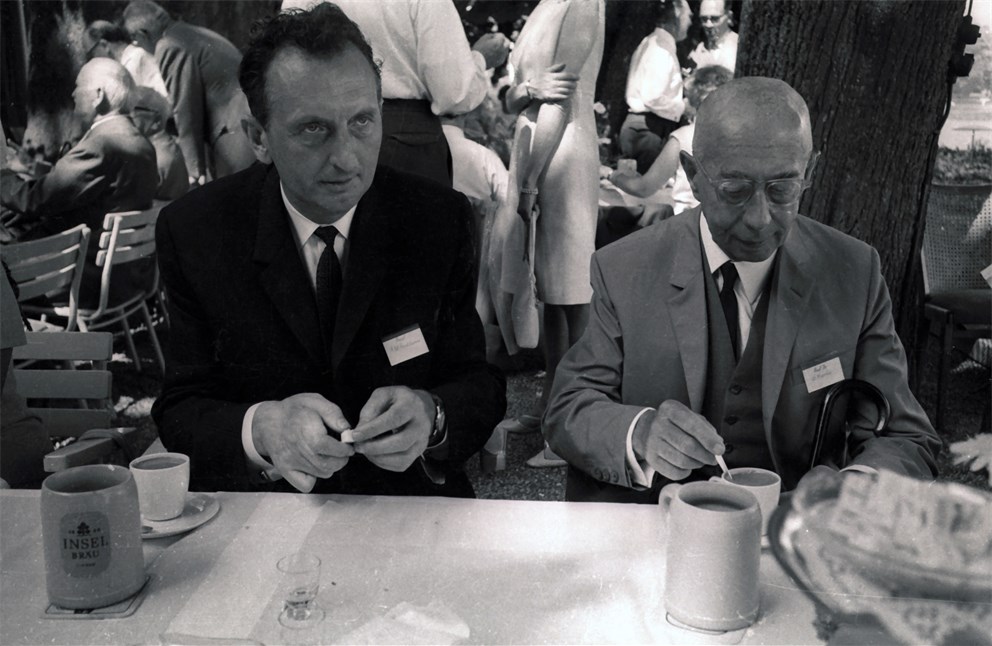 Alexandr Prokhorov on the self-focusing of light in his 1968 lecture “Some Aspects of Quantum Electronics”: audio snippet 00:03:29-00:05:16