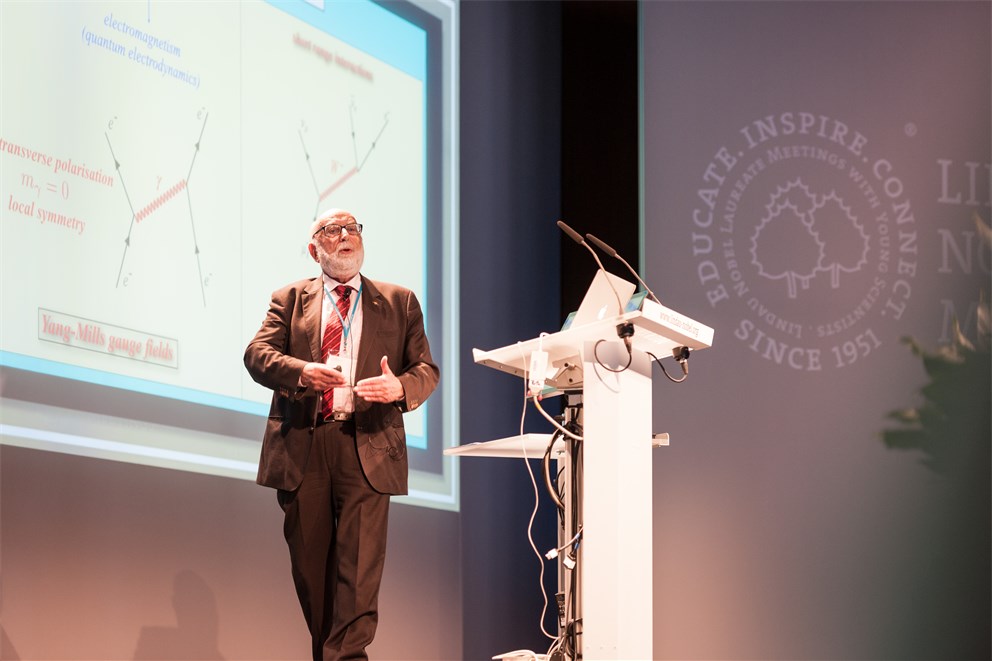 François Englert holding his lecture "The Origin of Elementary Particle Masses".