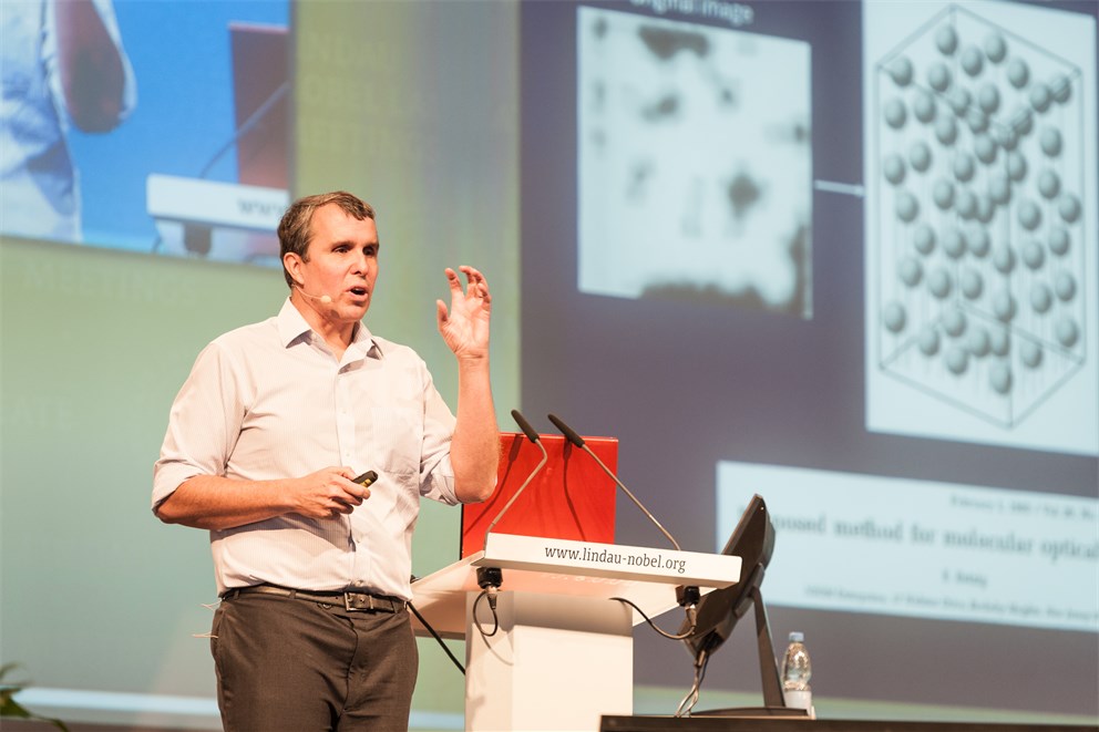 Eric Betzig giving his lecture "Working Where Others Aren't ".