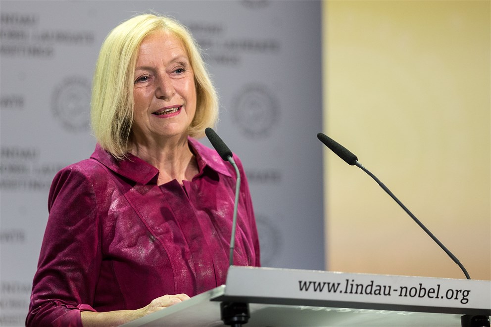 Johanna Wanka holding her welcome address at the 67th Lindau Nobel Laureate Meeting
