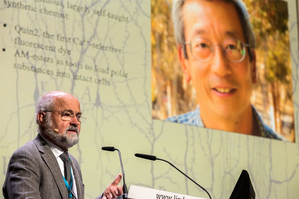 Erwin Neher lecturing "In-Situ Ca++ -Imaging and Fluorescent Proteins: Using the Tools of Roger Tsien"