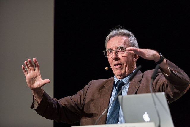 Jean-Pierre Sauvage presenting his lecture on "From Chemical Topology to Molecular Machines"