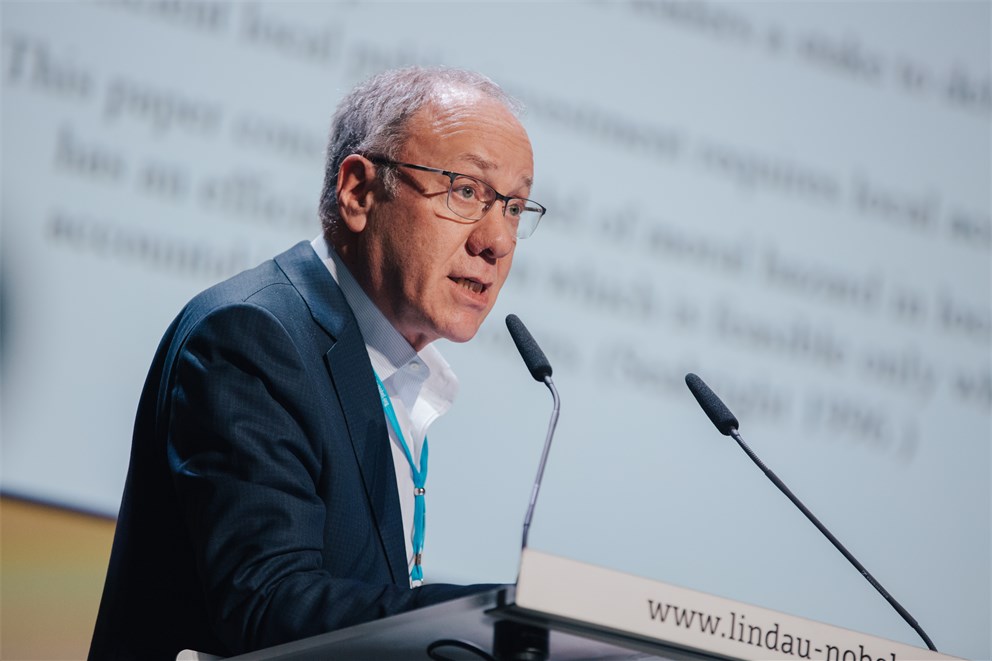 Roger B. Myerson on "Local Agency Costs of Political Centralisation"