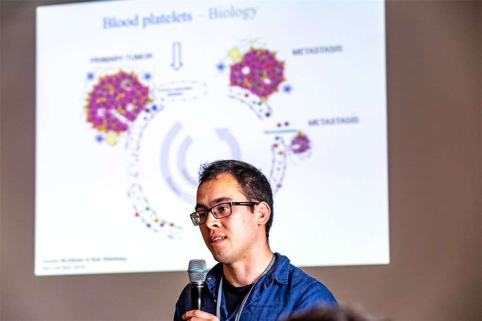 Young scientist presenting his research during a Master Class at the 68th Lindau Nobel Laureate Meeting