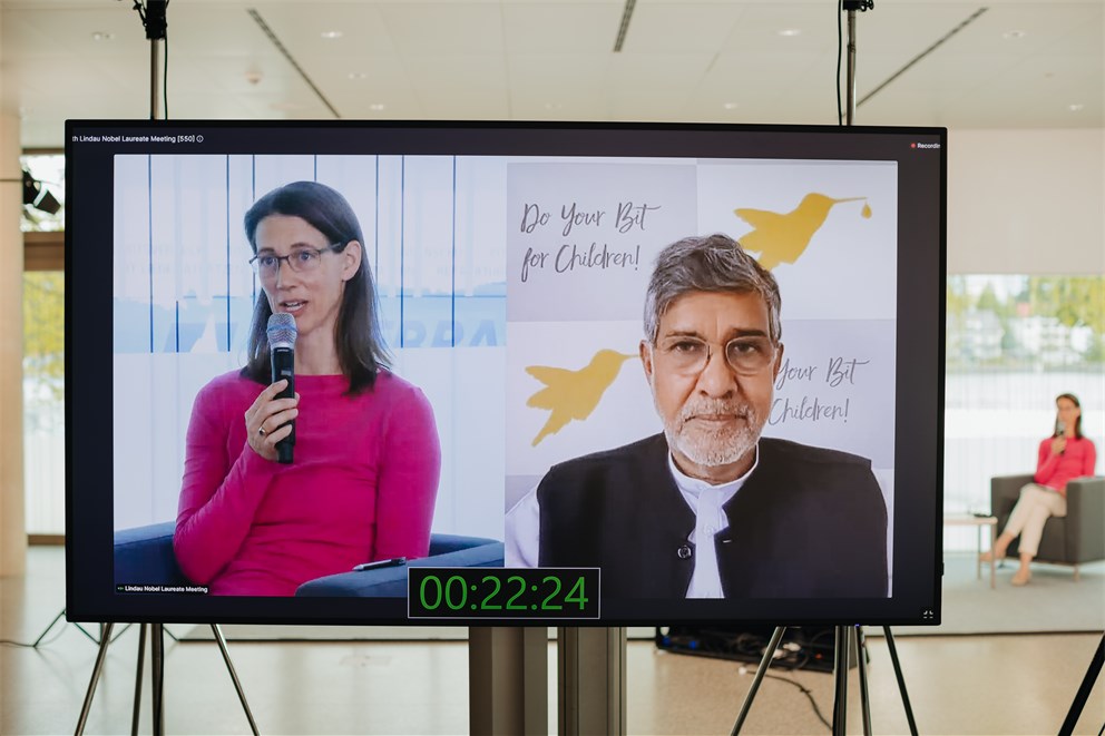 Countess Bettiona Bernadotte in conversation with Kailash Satyarthi.