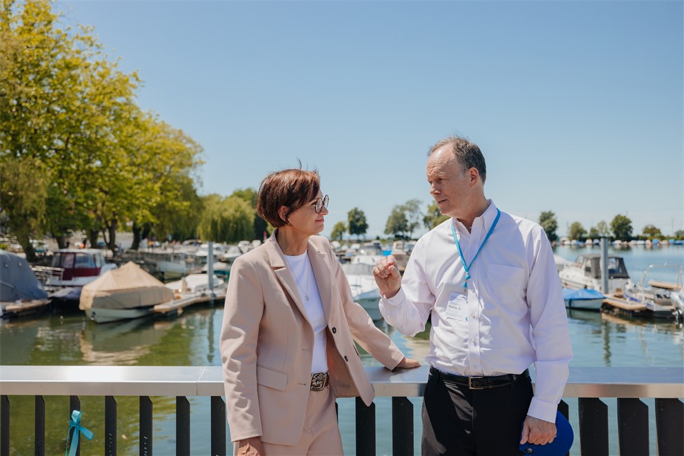 Bettina Stark-Watzinger and William Kaelin, Jr. at the 71st Lindau Nobel Laureate Meeting.