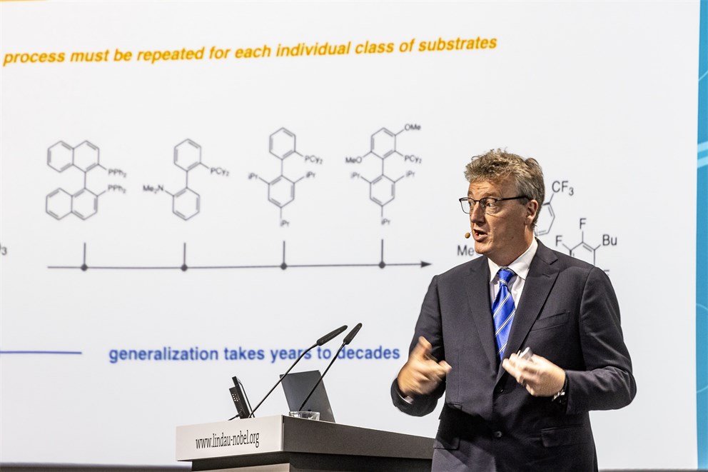 Sir David W.C. MacMillan holding his lecture "The Path to Invention and Discovery in Catalysis" at the 71st Lindau Nobel Laureate Meeting..