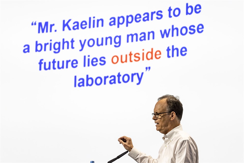 William Kaelin presenting his lecture "The VHL Tumor Suppressor Protein".