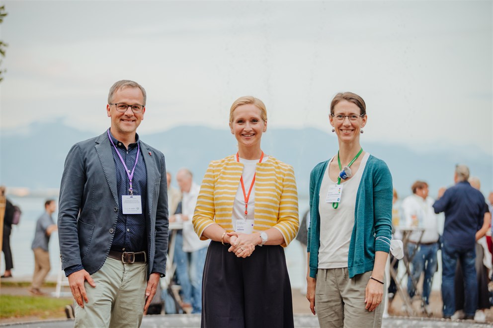 Claudia Alfons and Countess Bettina Bernadotte welcoming the guests at Grill & Chill.