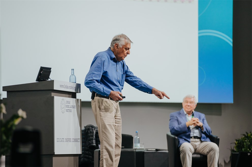 Agora Talk with Dan Shechtman.