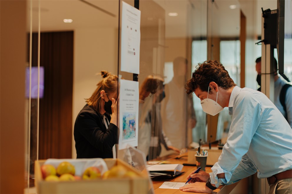 Registration at the 7th Lindau Meeting onEconomic Sciences.