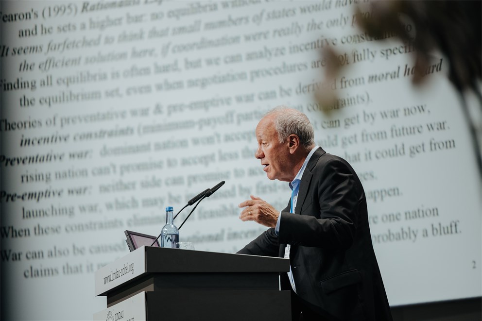 Roger B. Myerson holding his lecture at the 7th Lindau Meeting on Economic Sciences.