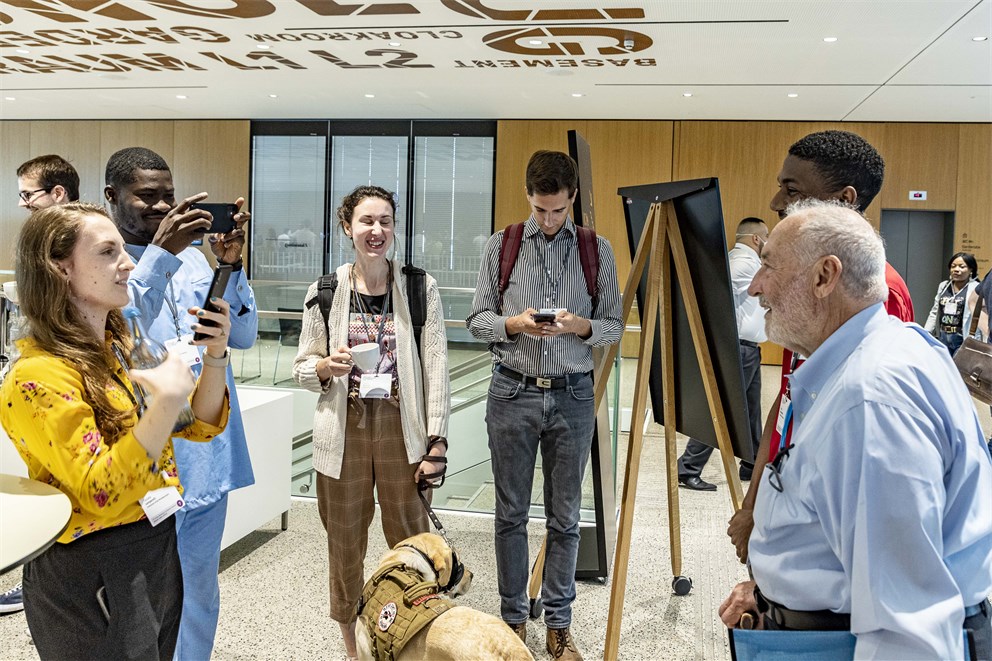 Joseph E. Stiglitz in exchange with Young Economists.