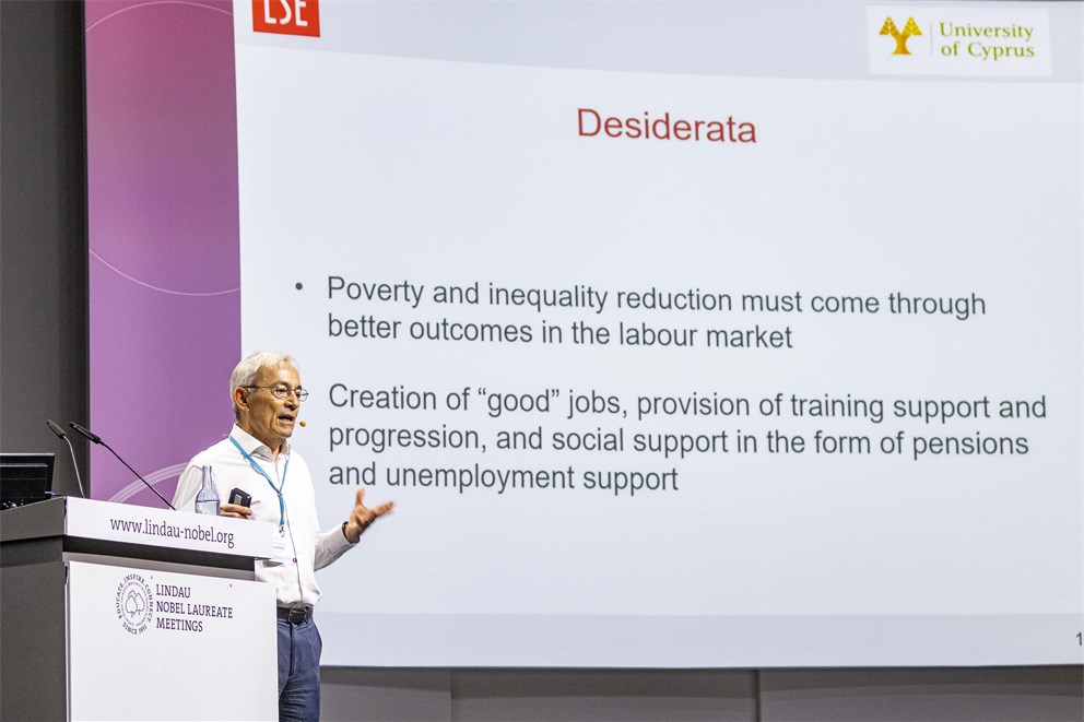 Sir Christopher A. Pissarides holding his lecture "The Future of Work and Well-Being; Post-Covid-19".