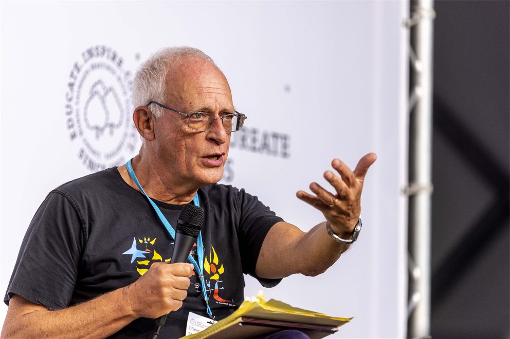 Oliver Hart taking part in the panel "Economics and Politics of War and Sanctions".