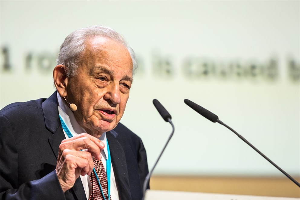 Rudolph Marcus holding his lecture at the 2017 Lindau Meeting